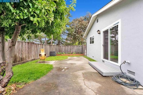 2630 Emma Dr, Pinole CA  94564-1321 exterior