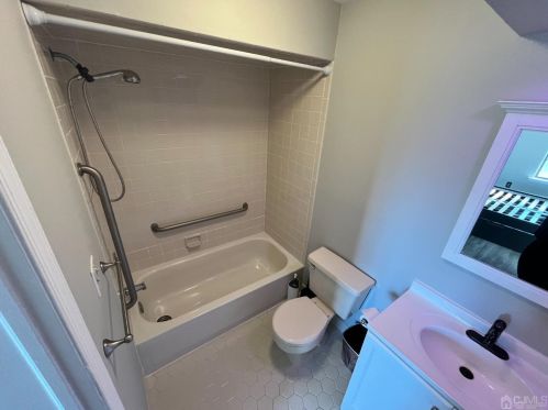 17 Lear Ct, East Brunswick NJ  08816-1863 exterior