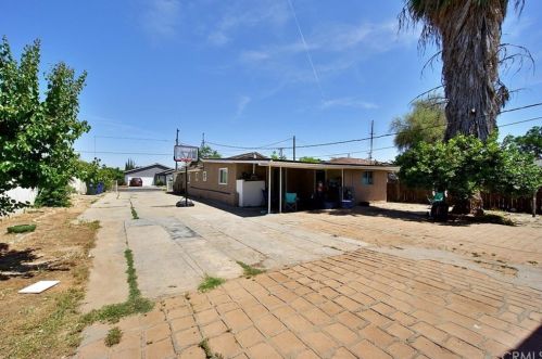 420 Stinson Ave, Madera CA  93638-3927 exterior