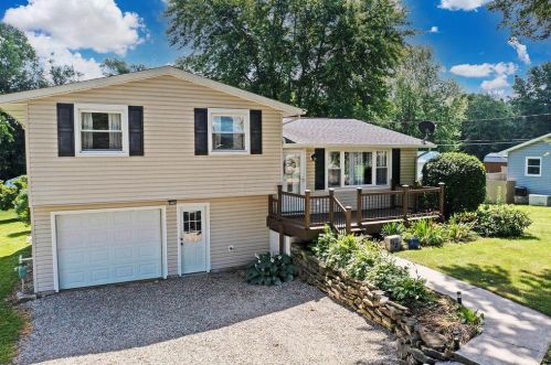 1124 Brookdale Dr, Crestline, OH 44827-9678