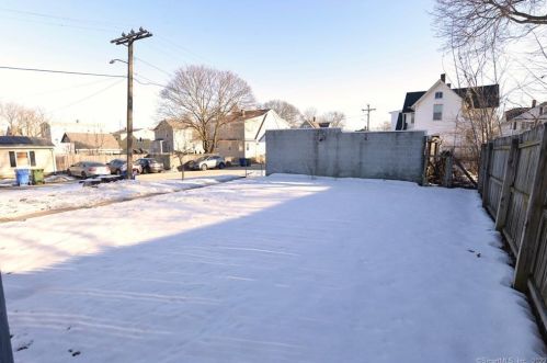 631 Congress Ave, Waterbury CT  06708-4154 exterior