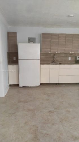 1030 18th St, West Palm Beach, FL 33407-6205