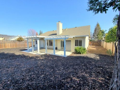 99 Ainsworth Way, Folsom CA  95630-7600 exterior