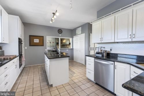 388 Bishop Hollow Rd, Newtown Square PA  19073-3901 exterior