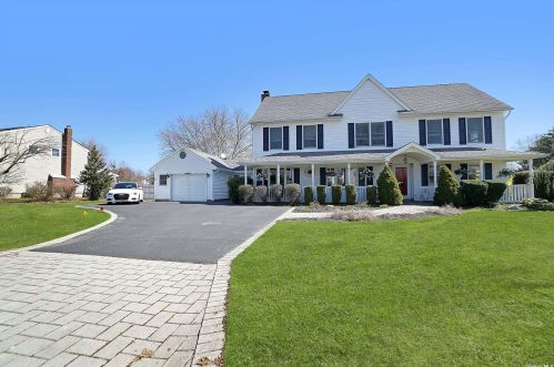 1 Fowler Ln, Mount Sinai, NY 11766-1707