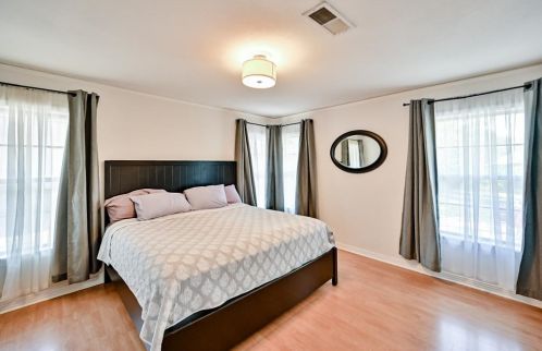 3304 Meadowbrook Dr, Fort Worth, TX 76103-2434