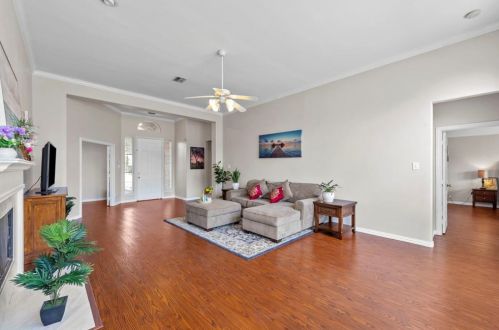 1912 Tree Line Rd, Lewisville TX  75028-8225 exterior