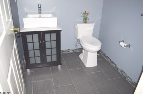 97 Crown Point Rd, Parsippany NJ  07054-3414 exterior