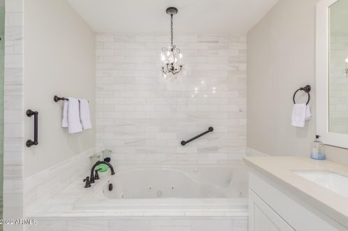 7724 Camelback Rd, Scottsdale AZ 85251-1801 exterior