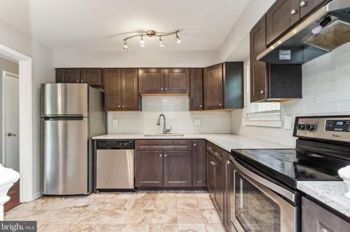 13207 Nassau Dr, Woodbridge VA  22193-4104 exterior