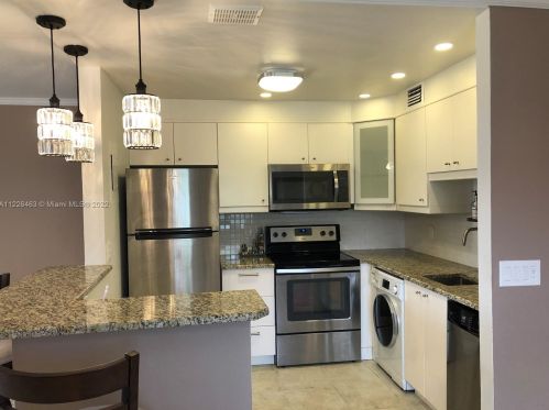 471 Saxony J, Delray Beach, FL 33446-1016