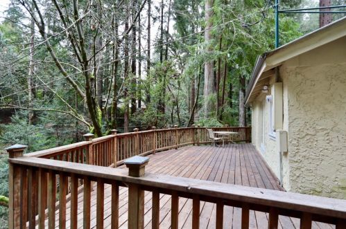 894 Brookside Dr, Lompico, CA 95018-9109