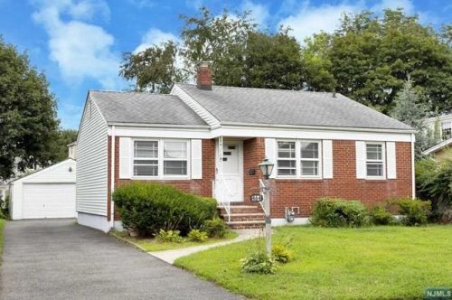 464 Bergen Ave, Maywood, NJ 07607-1218