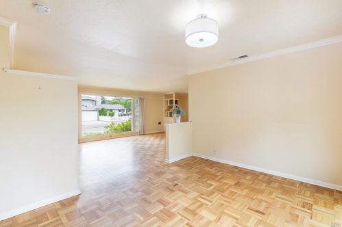 2128 Hvn Dr, Santa Rosa CA 95404-3221 exterior