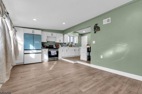 582 Orchard St, Rahway NJ  07065-2228 exterior