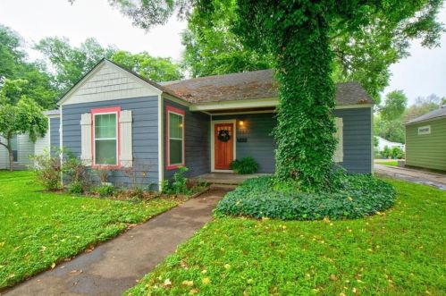 3829 Englewood Ln, Fort Worth, TX 76107-1027