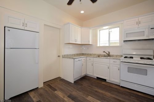 109 Anchor Pl, Garwood, NJ 07027-1101