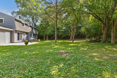 9019 Poplar Dr, Thiensville WI  53097-3155 exterior