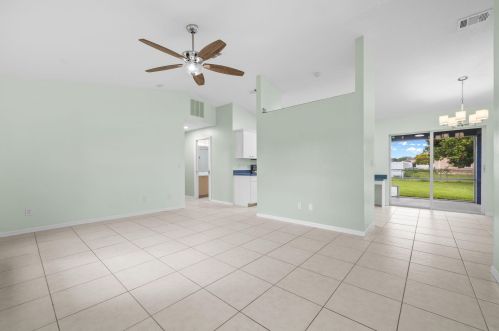 462 Mainsail St, Fort Pierce FL  34983-1265 exterior