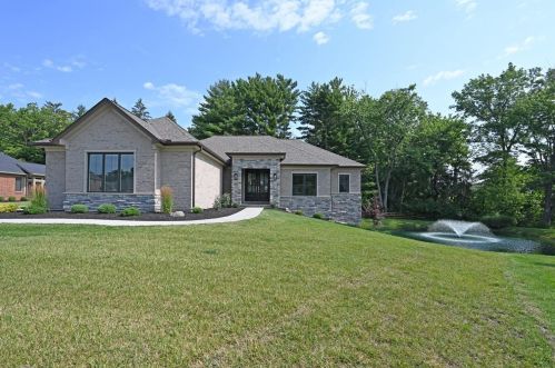 5810 Chestnut Ridge Dr, Cincinnati, OH 45230