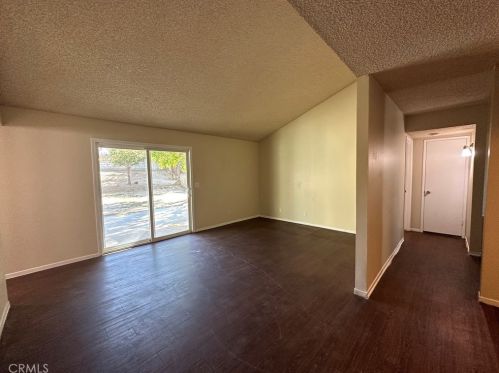 44840 Hanstead Ave, Lancaster CA  93535-2739 exterior