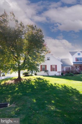 121 Derby Dr, Marsh, PA 19520-9706