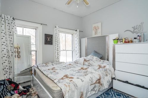 111 Eldridge St, Manchester CT  06040-5551 exterior