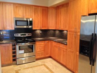 902 Sunrose Ter, Sunnyvale, CA 94086-1184