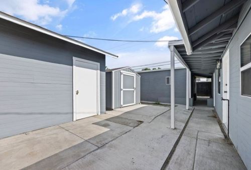 2436 Adriatic Ave, Long Beach CA 90810-3313 exterior