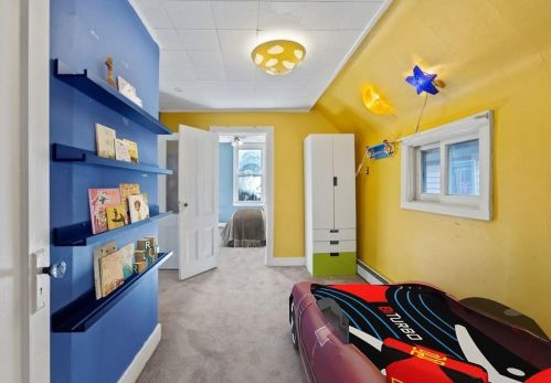 73 49th St, Bayonne NJ  07002-4015 exterior