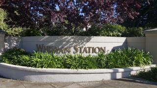 429 Kent Dr, Mountain View CA  94043-5280 exterior