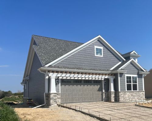 6868 Jamestown Dr, West Bend, WI 53090-9107