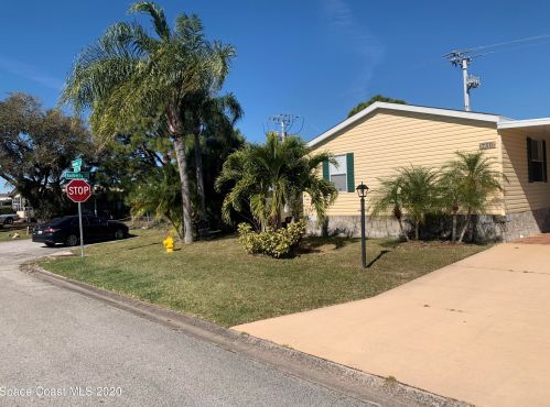 750 Periwinkle Cir, Sebastian, FL 32976-7675