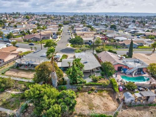 3620 Lindbergh St, San Diego CA 92154-1651 exterior