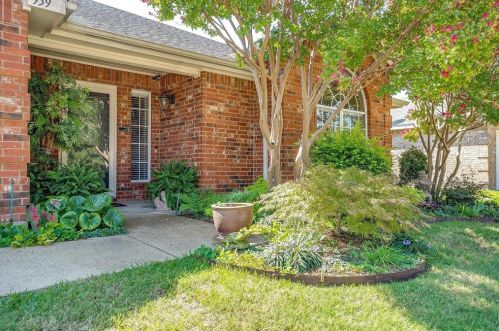959 Benjamin Dr, Burleson, TX 76028-5197