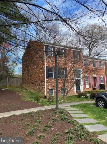 11718 Briary Branch Ct, Herndon, VA 20191-2706