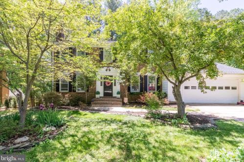 5629 Herberts Crossing Dr, Springfield, VA 22015-2120