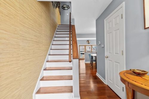 2 Graham Pl, Pittsburgh PA  15232-1611 exterior