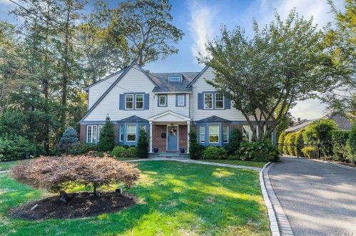 80 Harvard Ave, Rockville Centre, NY 11570-2806