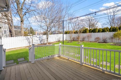 47 Washington Ave, Crotonville NY  10562-5520 exterior