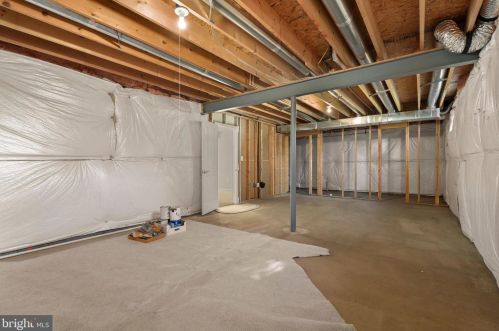 12257 Tulane Fls Dr, Bristow VA  20136-2183 exterior