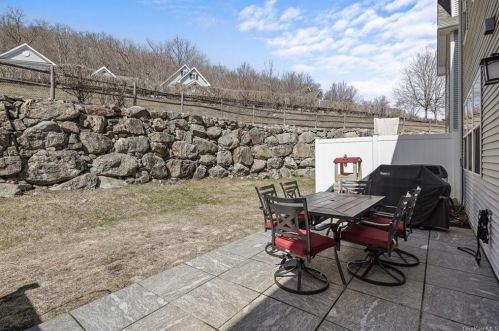 179 Woodlands Dr, Tuxedo Park NY  10987-4803 exterior