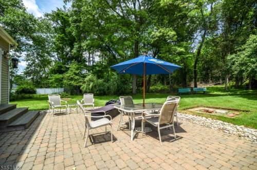 6 Cheryle Way, Annandale NJ  08801-3416 exterior