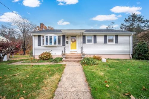 148 Dorothy Dr, Middletown CT  06457-5304 exterior