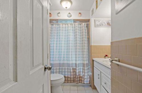 19 Pontiac Rd, South Kingstown RI  02882-1209 exterior