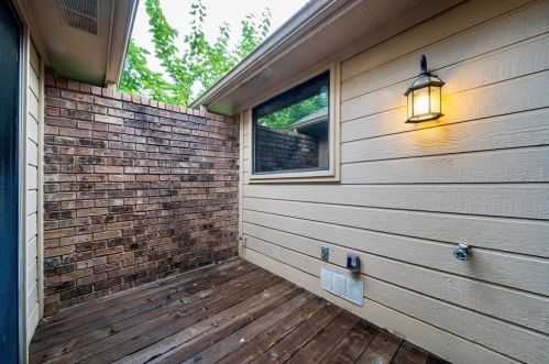 2542 Cattail Ln, Carrollton, TX 75006-2213