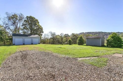 224 Trailer Blvd, New Kensington PA  exterior