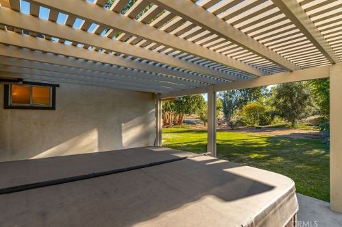 856 Sunset Dr, Redlands CA  92373-6938 exterior