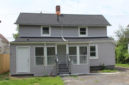 285 Jefferson St, Bridgeport CT  06607-2422 exterior