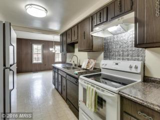 5872 Kara Pl, Springfield VA  22015-3333 exterior